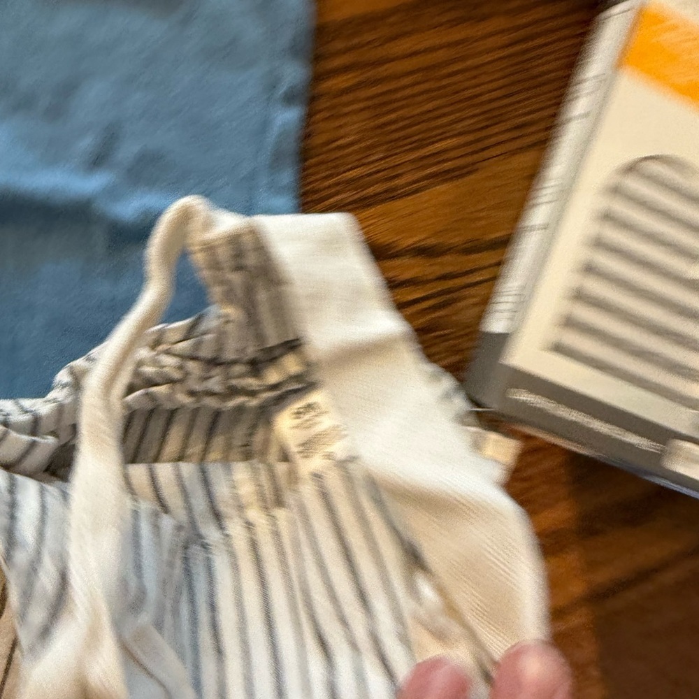 6 M Cloth Bundle W Sleep Sack & Socks - Picture 7 of 8